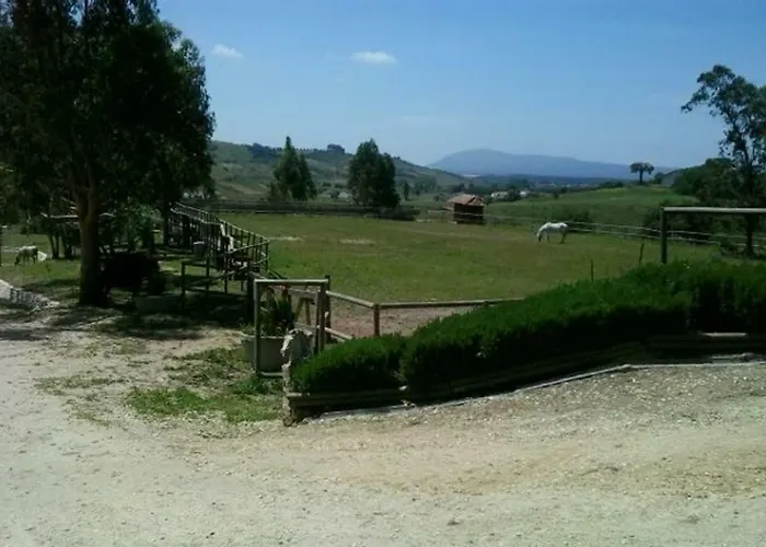 Herdade Da Hera בית חווה